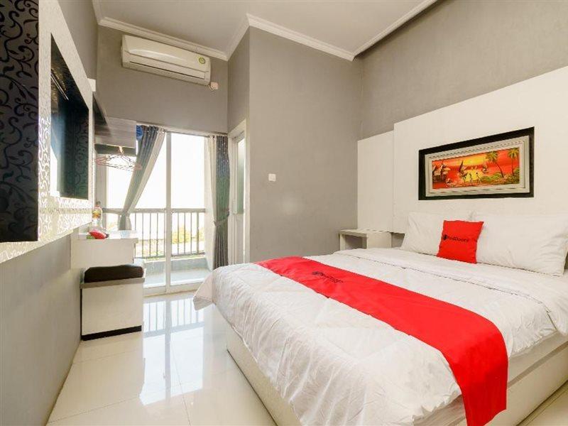 Reddoorz Resort Premium @ Sangkan Hurip Kuningan Buitenkant foto