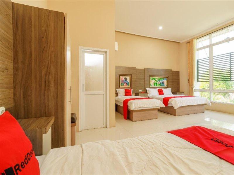 Reddoorz Resort Premium @ Sangkan Hurip Kuningan Buitenkant foto