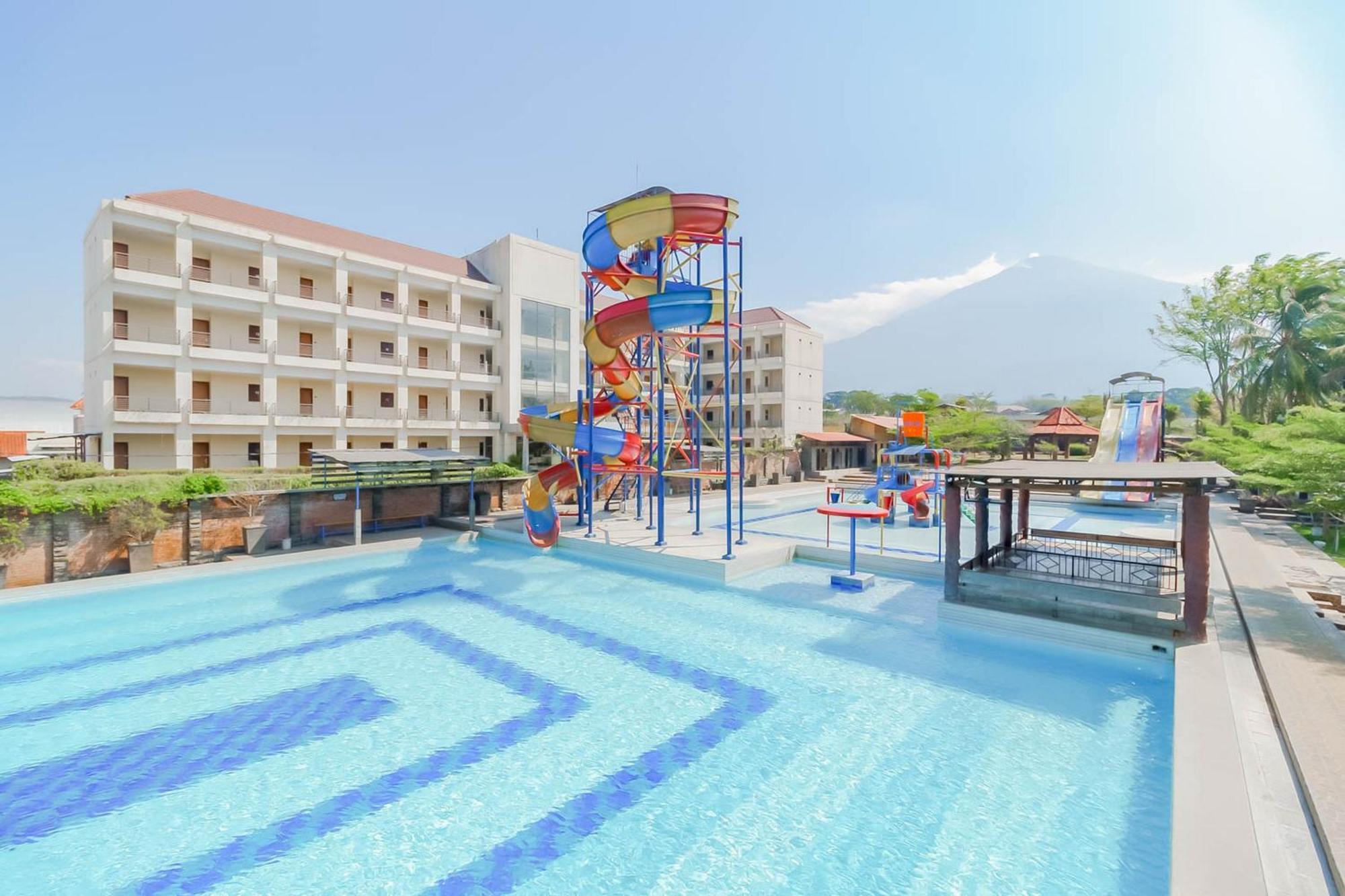 Reddoorz Resort Premium @ Sangkan Hurip Kuningan Buitenkant foto