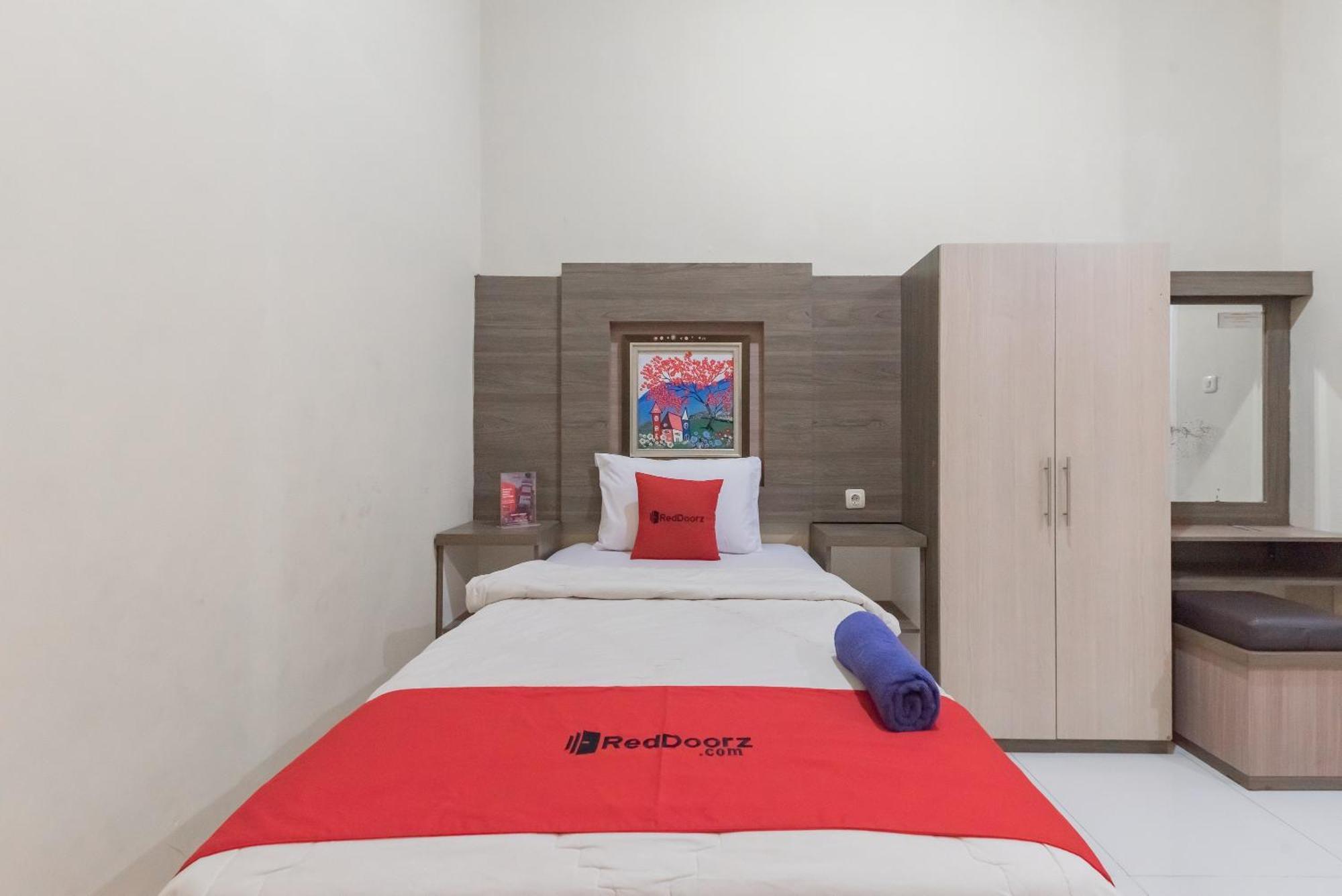 Reddoorz Resort Premium @ Sangkan Hurip Kuningan Buitenkant foto