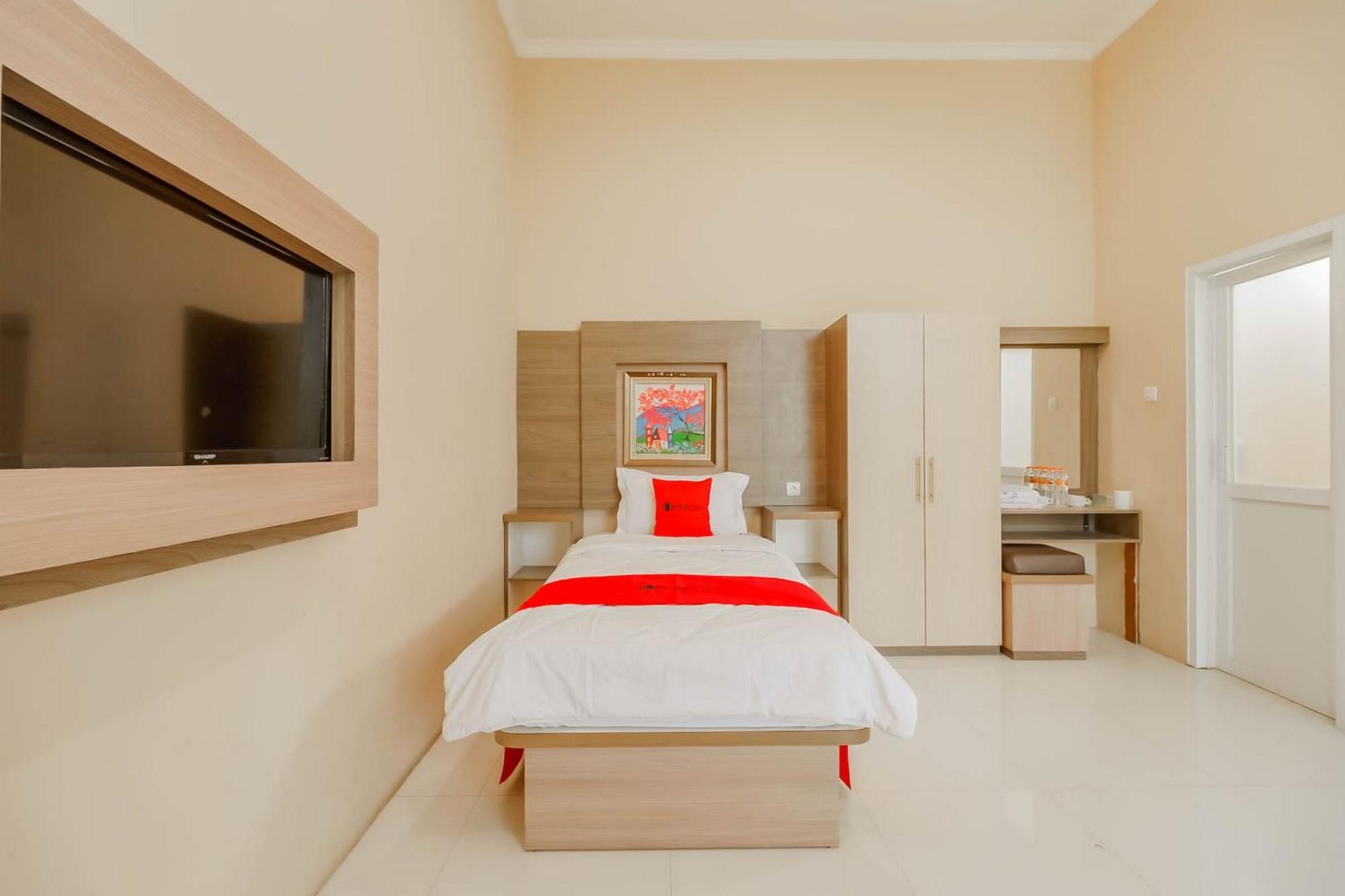 Reddoorz Resort Premium @ Sangkan Hurip Kuningan Buitenkant foto