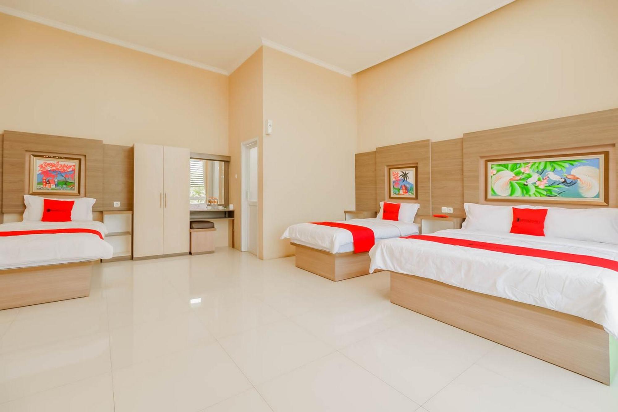 Reddoorz Resort Premium @ Sangkan Hurip Kuningan Buitenkant foto