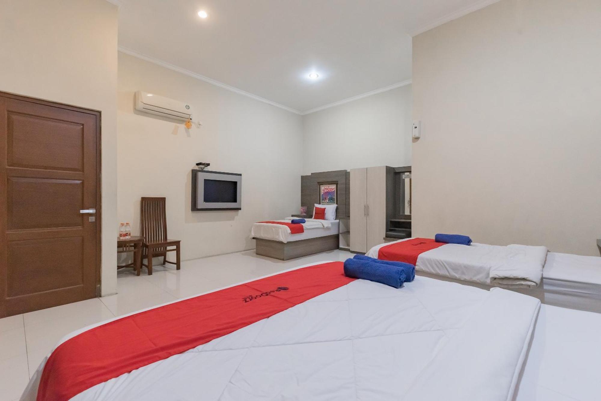 Reddoorz Resort Premium @ Sangkan Hurip Kuningan Buitenkant foto