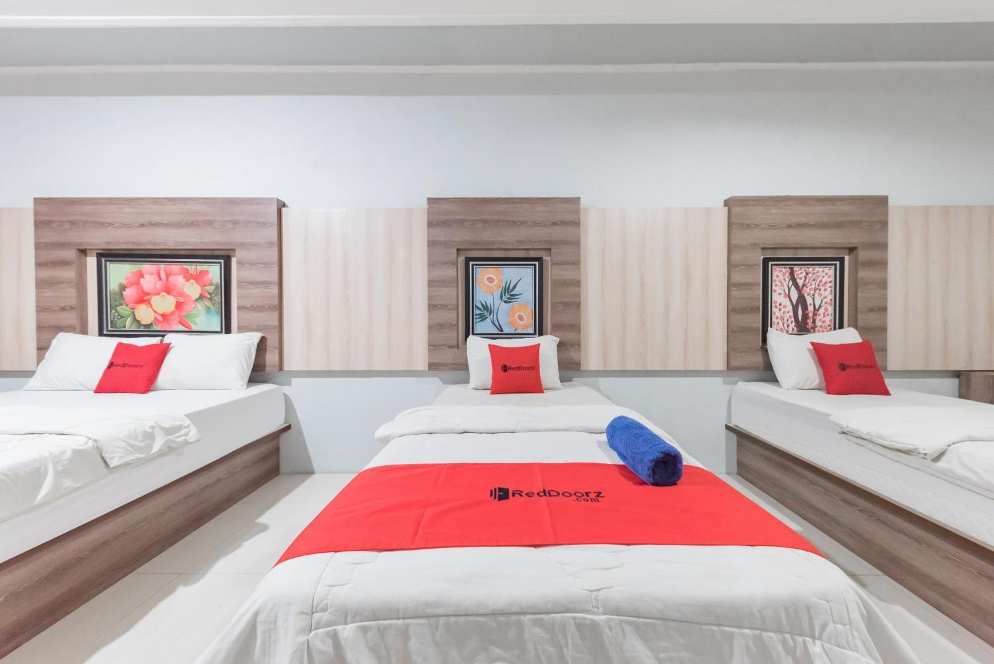 Reddoorz Resort Premium @ Sangkan Hurip Kuningan Buitenkant foto