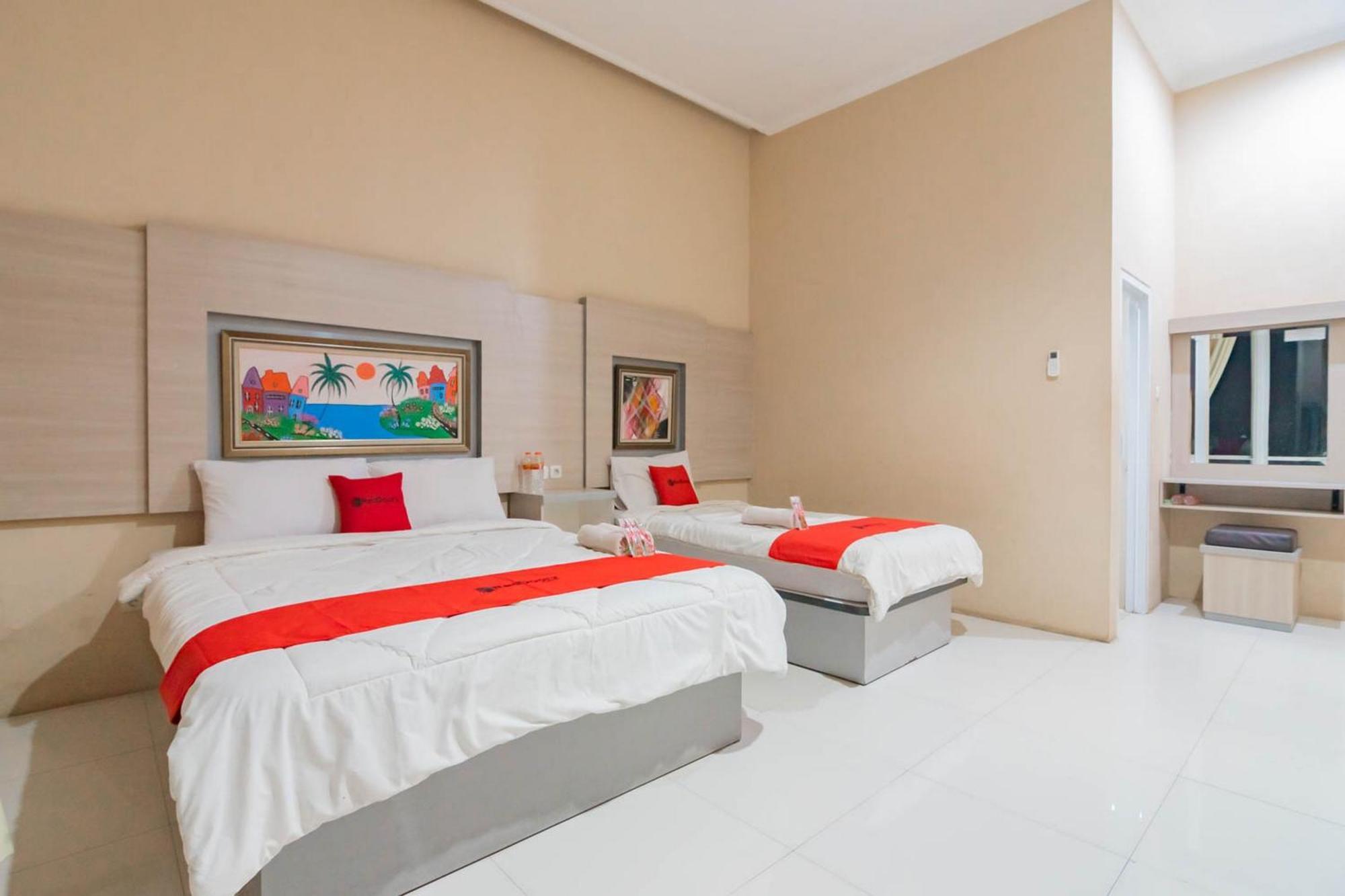 Reddoorz Resort Premium @ Sangkan Hurip Kuningan Buitenkant foto