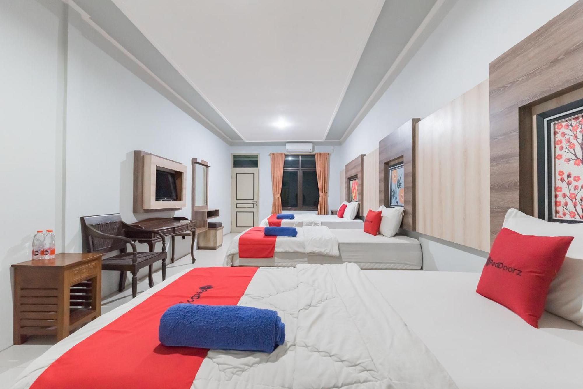 Reddoorz Resort Premium @ Sangkan Hurip Kuningan Buitenkant foto