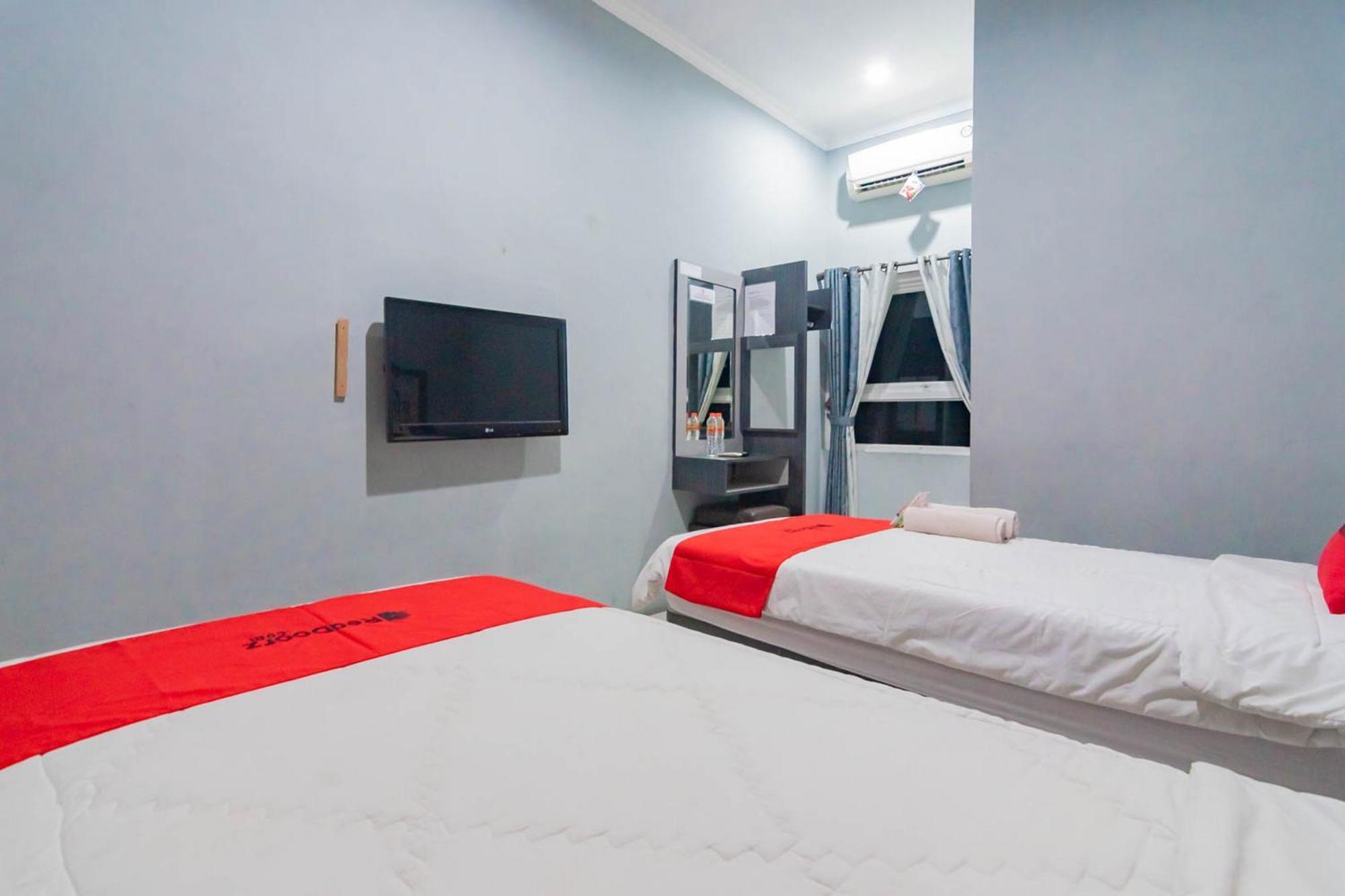 Reddoorz Resort Premium @ Sangkan Hurip Kuningan Buitenkant foto