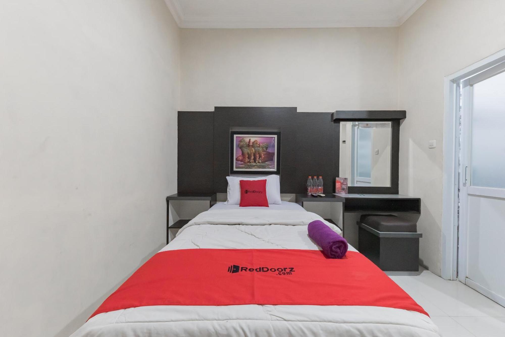 Reddoorz Resort Premium @ Sangkan Hurip Kuningan Buitenkant foto